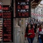 الليرة تراجعت .. تركيا تشدد الرقابة على سوق العملات والمركزي يتخذ إجراءات جديدة بعدما فشلت جميع المحاولات