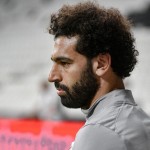 تصرف غريب من عضو منتخب نيجيريا تجاه محمد صلاح بعد خسارة الفراعنة