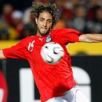 ميدو يكشف فضيحة تواطؤ بين منتخبي مصر والكاميرون في أمم إفريقيا 2004 (فيديو)