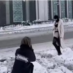 فتح قضية جنائية لفتاة قامت بجلسة تصوير عارية قبالة جامع موسكو!