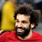 محمد صلاح يستعرض عضلات جسده بعد فوز فريقه على وست هام