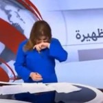 موقف مفاجئ.. هذا ما حصل مع مذيعة عربية على الهواء (فيديو)