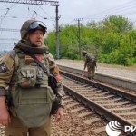 القوات الأوكرانية تلغم مرافق السكك الحديدية أثناء انسحابها من مناطق دونباس