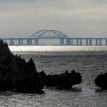 كييف تكشف عن مفاوضات مع لندن لتدمير جسر القرم
