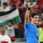  تصرف نبيل من الحارس المغربي بونو مع زميله في منتخب أسود الأطلس