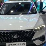 الكشف عن نموذج جديد لسيارة لادا كروس في منتدى بطرسبورغ الاقتصادي الدولي 
