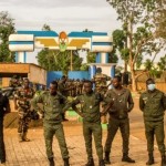 انقلابيو النيجر يتهمون فرنسا بنشر قواتها تمهيدا لتدخل عسكري 