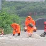 الصين تجدد الإنذار الأصفر لمواجهة العواصف المطيرة