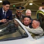 رئيس كوريا الديمقراطية يطلع على مجمع سوخوي الروسي للطائرات بمدينة كومسومولسك