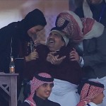 بالصور.. تفاعل أمير قطر الوالد والشيخة موزة على مباراة قطر وإيران