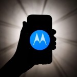 Motorola تطلق منافسا قويا لهواتف سامسونغ