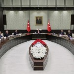 برئاسة الرئيس رجب طيب أردوغان في القصر الرئاسي بالعاصمة أنقرة مجلس الأمن القومي يصدر بيانا عن سورية
