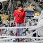 شهداء ومحاصرون تحت الأنقاض وعباس يشتم المقاومة الفلسطينية.. وإسرائيل تقرر فرصة أخيرة للتفاوض قبل توسيع الحرب في غزة