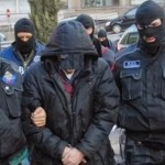 المشتبه به في حادث طعن بمسجد فرنسي يسلم نفسه بإيطاليا