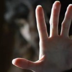 جريمة عائلية.. شاب يقتل شقيقه بعد أن اغتصب أخاه الأصغر