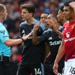 فيلا يشكو الحكم عديم الخبرة بعد هزيمته أمام يونايتد وحرمانه من دوري الأبطال