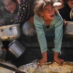 شهداء بقصف على المستشفى المعمداني وليبرمان يتهم نتنياهو بتسليح عصابات بالقطاع.. خطيب عرفة يدعو لأهل فلسطين