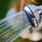 الاستحمام بماء ساخن خطر قد يهدد حياتك.. طبيب يكشف