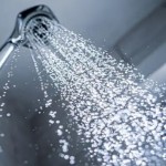  الاستحمام بماء شديد البرودة أثناء الحر خطير