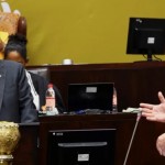 توتر سياسي بجنوب أفريقيا بعد إقالة الرئيس أحد مسؤولي الائتلاف الحاكم