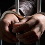 إصابات بآلات حادة.. القصة الكاملة للاحتجاج الجماعي داخل السجن 