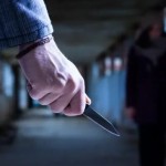 شاب يطلق النار على والده ويقطع رأسه.. وشقيقه يلاحقه ويقتله
