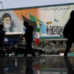 إيران ترفض سياسة الإملاءات وتلمّح لفرض قيود على عبور هرمز.. وإسرائيل لجأت إلى الإدارة الأميركية طلباً للنجاة