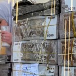 السوريون يترقبون.. هل إزالة صفرين من الليرة ستنقذها؟