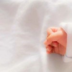 تركا ابنهما يجوع حتى مات.. القضاء يحكم على والدين بالسجن 20 عاماً