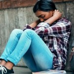 يبلغ من العمر 58 عامًا.. اتهام لمدير بالتحرش داخل مقر المدرسة.. عرض عليها هاتفًا محمولًا وخاتمًا ذهبيًا مقابل السماح له بملامستها