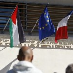 كيل بمكيالين.. أوامر للمباني الحكومية في فرنسا بإنزال العلم الفلسطيني
