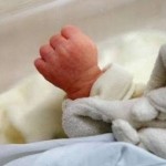 مراهقة تخفي جثة رضيع في كيس قمامة داخل غرفتها