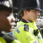 الشرطة البريطانية توقف شخصين بعد عمليات طعن على متن قطار