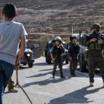اتهامات بعرقلة المساعدات واقتحامات بالضفة والاحتلال يقر بخروج الهجمات عن السيطرة