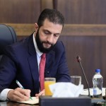 وبّخ مقربين وموالين له بعد وصولهم لاستقباله بسيارات فارهة.. ماذا جاء في تقرير رويترز؟