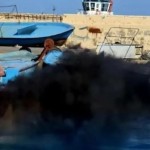 أصابت قوارب صيد.. ضربات لملاحقة مهربين غرب ليبيا تثير انتقادات