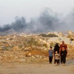 غارات على بيت لاهيا واستمرار البحث عن جثث الأسرى.. إسرائيل تزعم فتح معبر زيكيم لدخول المساعدات لغزة