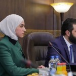 لفتة احترام ووقار من الرئيس السوري أحمد الشرع تجاه زوجته تثير تفاعلا واسعا 