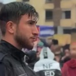 عنصر أمن عام يخطف قلوب السوريين: حمايتهم واجبي حتى بالمظاهرات 