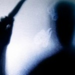 جريمة بشعة جديدة تهز القلوب.. زوج يذبح زوجته وابنه