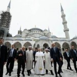 البابا ليو يزور الجامع الأزرق في إسطنبول ويتجنب آيا صوفيا