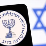 نتنياهو يعتزم تعيين سكرتيره رئيساً للموساد ويشعل جدلاً