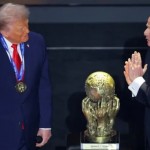 إنفانتينو يسلّم ترامب جائزة فيفا للسلام