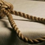 العثور على جثة شاب مشنوقا.. وأمه في دائرة الاشتباه