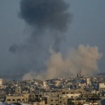 قصف إسرائيلي على خان يونس والسيول تغرق أعدادا كبيرة من خيام النازحين