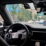 روبوتاكسي صيني يقود شوارع الخليج.. بكين تمهد لمستقبل بلا سائق في الشرق الأوسط