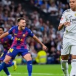 مدرب برشلونة يسخر من سؤال مبابي: تذكروا هزائم ريال مدريد أمامنا بمشاركته