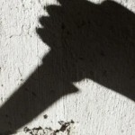 جريمة مروعة.. أب يذبح ابنته داخل غرفتها