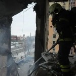 تصعيد خطير.. تواصل الهجمات الجوية وواشنطن تندد بإطلاق روسيا صاروخ فرط صوتي على أوكرانيا