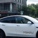 تسلا تبدأ تشغيل رحلات روبوتاكسي بدون مشرفي سلامة بشريين